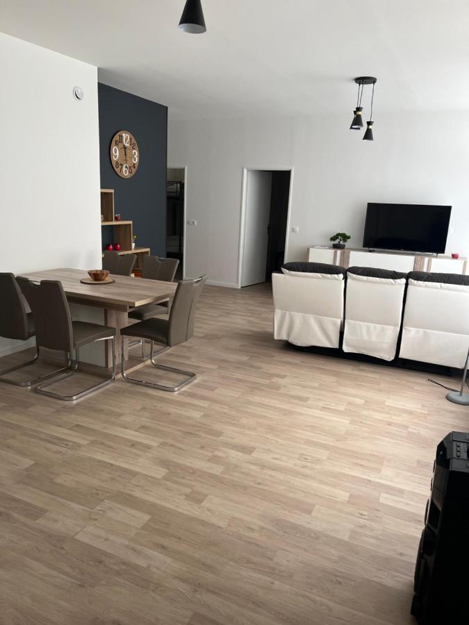 Appartement T4 140 M2 Spacieux Et Calme Pour 8 Personnes لوز سانت سوفير المظهر الخارجي الصورة